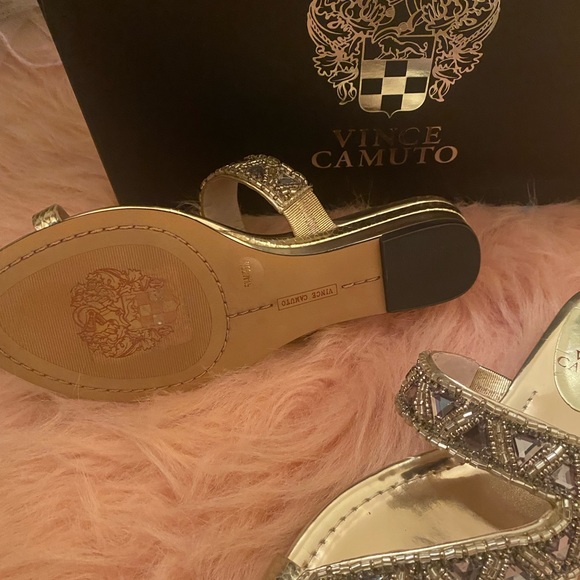 Woman's designer shoes - Picture 4 of 16